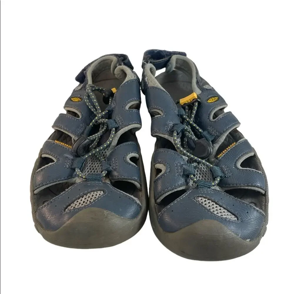 Keen kids waterproof sandals size 2 Preowned